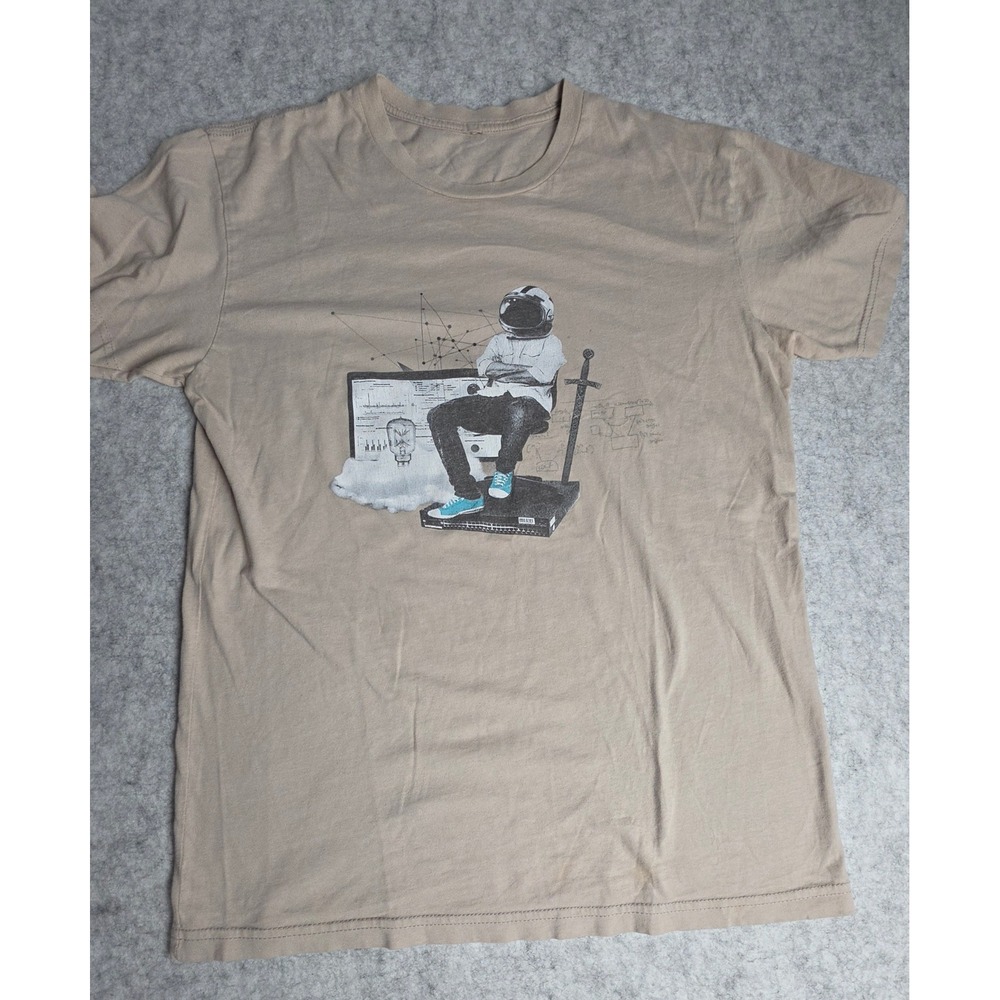 SolarWinds Astronaut Graphic T-Shirt Tan Khaki Tech IT Promo Tee Mens Small M